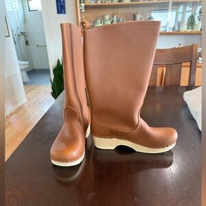 Sven Brown Clog Boots